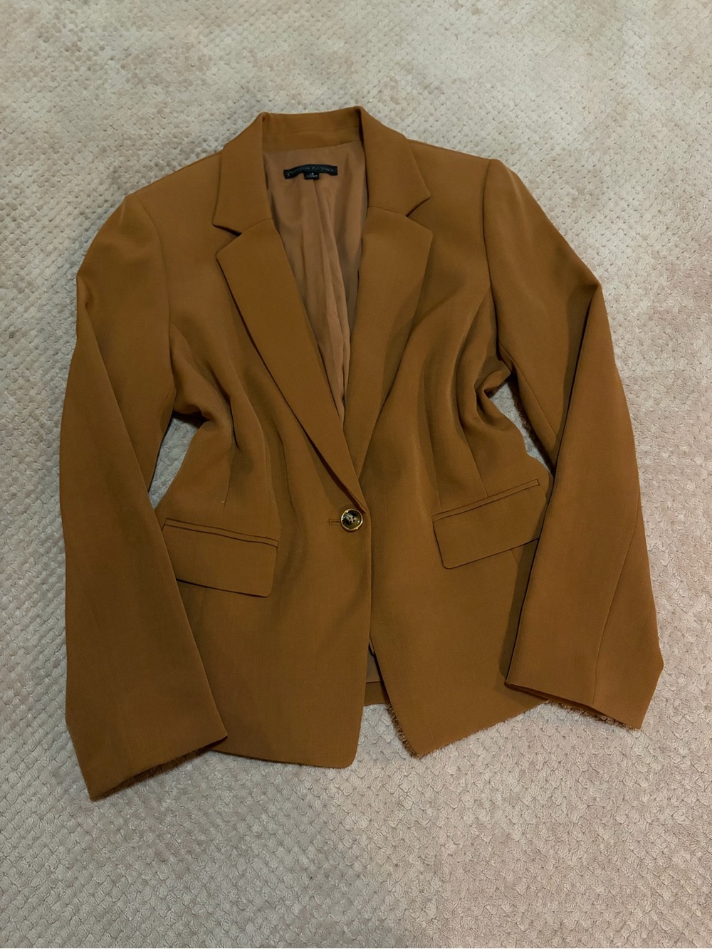 Preston & York Tailored One-Button Blazer in Camel